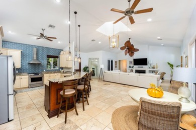 Stunning 4BR + den / 3BA Key West-style waterfront estate in - photo 23