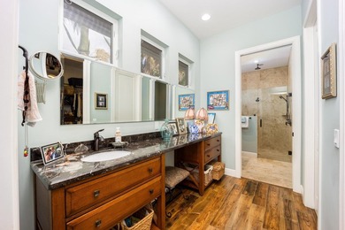 Stunning 4BR + den / 3BA Key West-style waterfront estate in - photo 28
