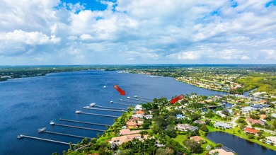 Stunning 4BR + den / 3BA Key West-style waterfront estate in - photo 38