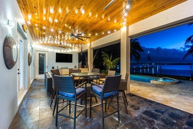 Stunning 4BR + den / 3BA Key West-style waterfront estate in - photo 44