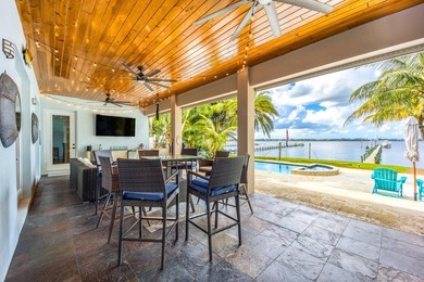 Stunning 4BR + den / 3BA Key West-style waterfront estate in - photo 46