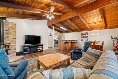 Nestled among the tall pines of Alpine, this charming mountain - photo 6