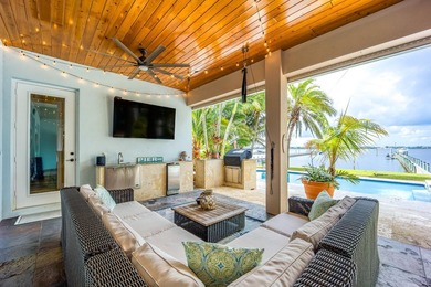 Stunning 4BR + den / 3BA Key West-style waterfront estate in - photo 47