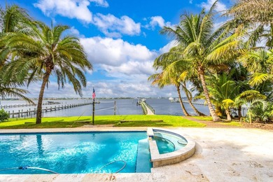 Stunning 4BR + den / 3BA Key West-style waterfront estate in - photo 49