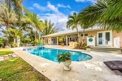 Stunning 4BR + den / 3BA Key West-style waterfront estate in - photo 50