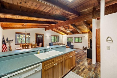 Nestled among the tall pines of Alpine, this charming mountain - photo 10