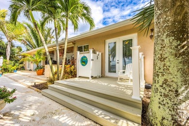 Stunning 4BR + den / 3BA Key West-style waterfront estate in - photo 51