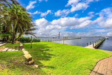 Stunning 4BR + den / 3BA Key West-style waterfront estate in - photo 53