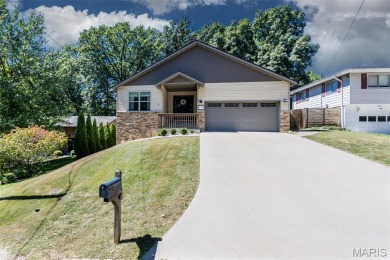 Lake Home For Sale in Edwardsville, Illinois