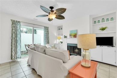 Move right in and start enjoying this beautifully maintained - photo 2