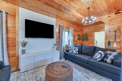 This fully furnished  is nestled within an established Nolin - photo 4