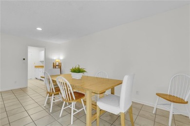 Move right in and start enjoying this beautifully maintained - photo 8