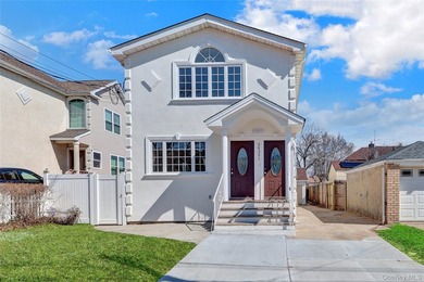Move right into this renovated, legal two-family, Colonial-style - photo 1