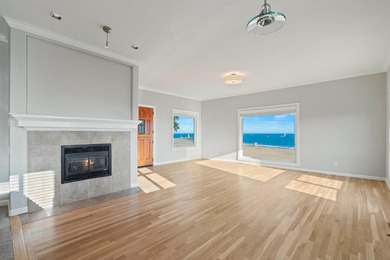 Spectacular Front Row 4 unit Apartment Building directly - photo 44