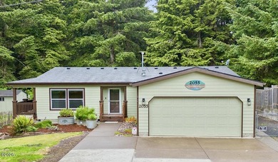 Welcome to this spacious and versatile 2,500 sqft home tucked - photo 1
