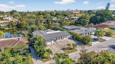 (private lake, pond, coastal) Home For Sale in Boca Raton Florida