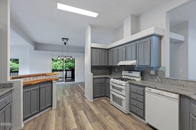Welcome to this spacious and versatile 2,500 sqft home tucked - photo 7