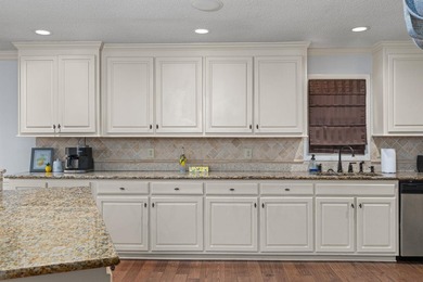 Seller is offering $5000 in concessions with acceptable offer!! - photo 11
