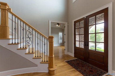 Custom 5BR/4.5BA home on a quiet cul-de-sac with hardwood floors - photo 13