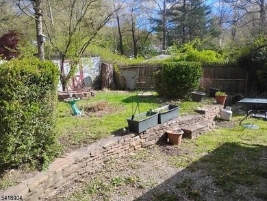 Charming 2 bedroom ranch located in beautiful Cozy Lake. Home - photo 17