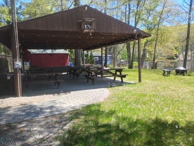 Charming 2 bedroom ranch located in beautiful Cozy Lake. Home - photo 19