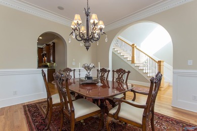 Custom 5BR/4.5BA home on a quiet cul-de-sac with hardwood floors - photo 20