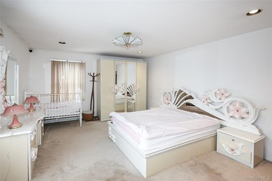 LARGE HOME ON A HUGE LOT SIZE!!!!!!! Beautiful brick Colonial - photo 22