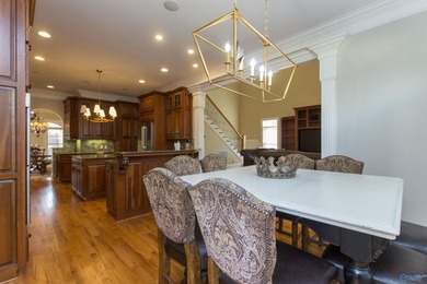 Custom 5BR/4.5BA home on a quiet cul-de-sac with hardwood floors - photo 28