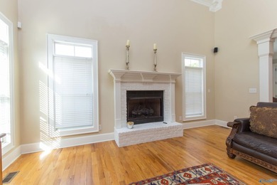 Custom 5BR/4.5BA home on a quiet cul-de-sac with hardwood floors - photo 31