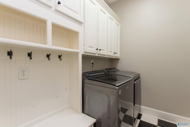 Custom 5BR/4.5BA home on a quiet cul-de-sac with hardwood floors - photo 32
