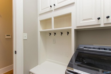 Custom 5BR/4.5BA home on a quiet cul-de-sac with hardwood floors - photo 33