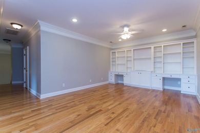 Custom 5BR/4.5BA home on a quiet cul-de-sac with hardwood floors - photo 38