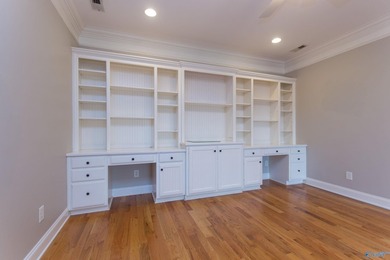 Custom 5BR/4.5BA home on a quiet cul-de-sac with hardwood floors - photo 39