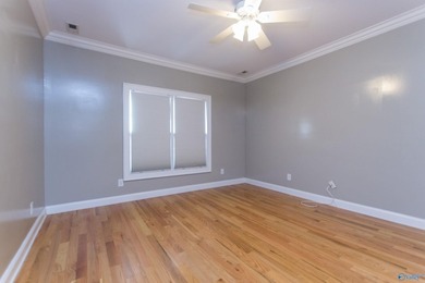 Custom 5BR/4.5BA home on a quiet cul-de-sac with hardwood floors - photo 42