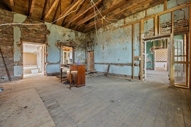 Unbelievable, historic farm in Sparta, Tennessee. Known as the - photo 43