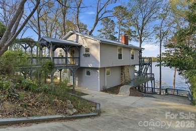 Discover an incredible Lake Tillery retreat with sweeping - photo 4