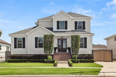 Set on an oversized 60x120 lot just one block from Fleur De Lis - photo 1