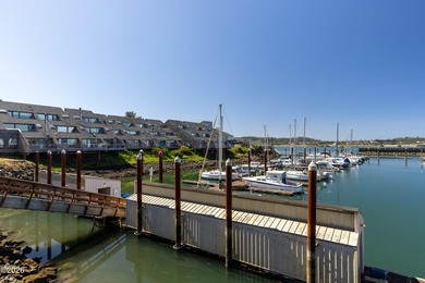 Yaquina Bay Water Front Condominium. 1 bedroom, 1 bath, Dinning - photo 2
