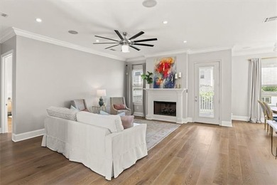 Set on an oversized 60x120 lot just one block from Fleur De Lis - photo 5