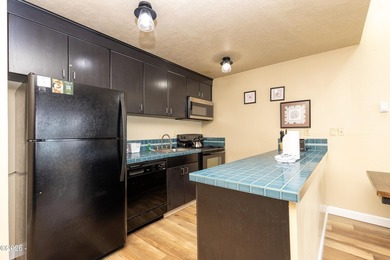 Yaquina Bay Water Front Condominium. 1 bedroom, 1 bath, Dinning - photo 6