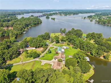 Beautifully renovated waterfront home on 1+/- acre overlooking - photo 18