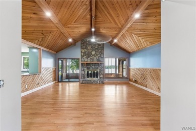 Beautifully renovated waterfront home on 1+/- acre overlooking - photo 20