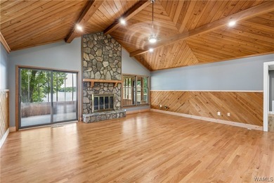 Beautifully renovated waterfront home on 1+/- acre overlooking - photo 21