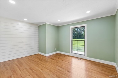 Beautifully renovated waterfront home on 1+/- acre overlooking - photo 40
