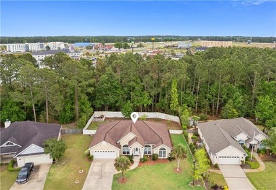 Spacious, beautifully maintained home with private wooded views - photo 2