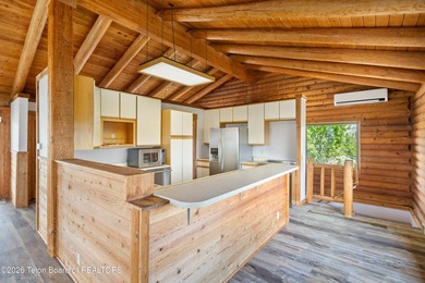 With 360-degree views of the entire Jackson Hole valley, this 3 - photo 9
