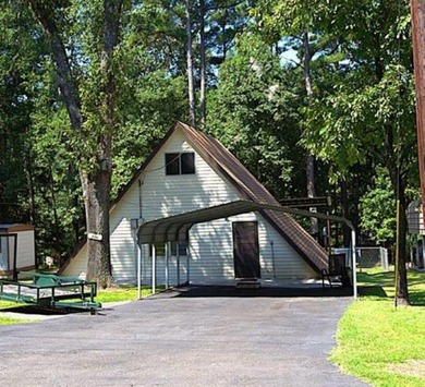 Welcome to this super cozy, cabin feeling, A-frame sitting at - photo 2
