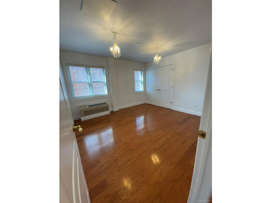 Well maintained 2 Bedrooms 2 Full Baths condo in excellent - photo 3
