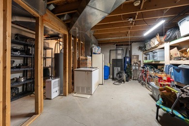 Lovely-One Owner Custom Home placed in the private and ever - photo 15