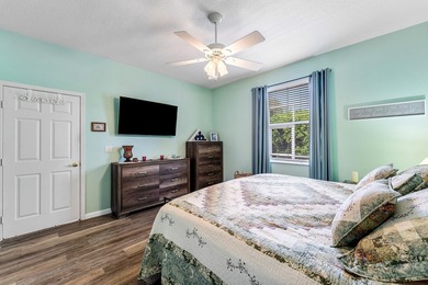 THIS METICULOUSLY MAINTAINED VILLA FLOWS EFFORTLESSLY FROM ROOM - photo 20